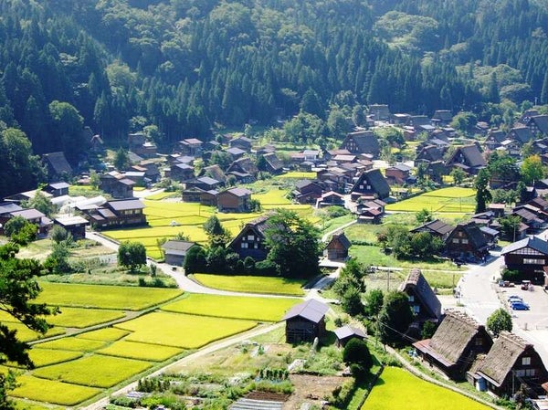 【岩手県・新幹線駅発】 秋色の世界遺産・白川郷、黒部峡谷鉄道トロッコ電車2日間3